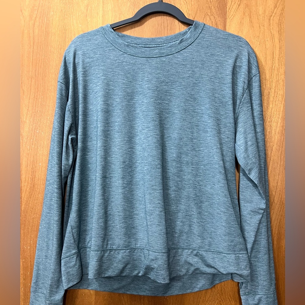 Women’s Patagonia long sleeve shirt